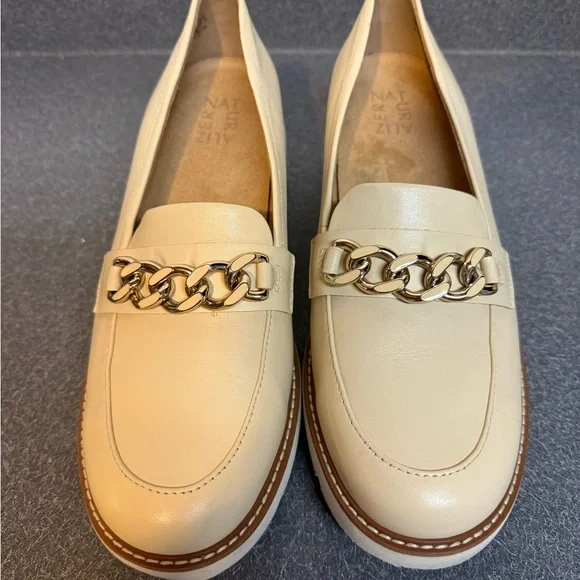 Naturalizer | Shoes | Naturalizer Cream And Gold Loafers  display picture 2